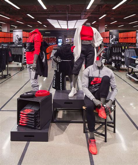 nike broeken maat s|Nike Factory Stores.